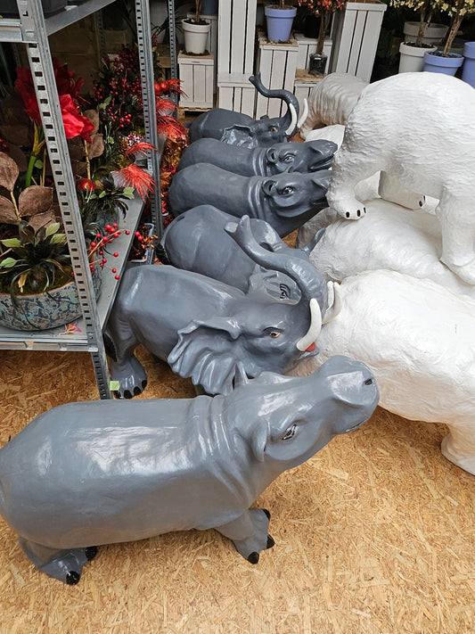 Kunstdieren w.o. Nijlpaarden, olifanten